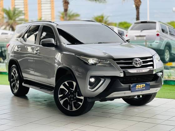 TOYOTA HILUX SW4 2.8 SRX 4X4 16V TURBO INTERCOOLER DIESEL 4P AUTOMÁTICO